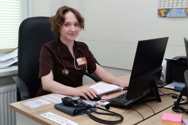 В 2025 году более 700 участковых терапевтов приняты на работу в свердловские поликлиники