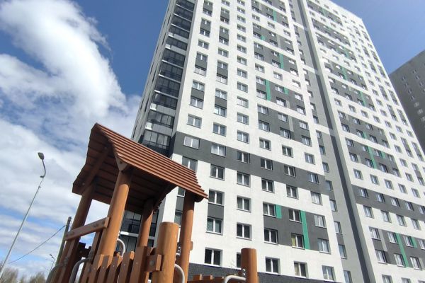 В Екатеринбурге дети-сироты получили новые квартиры в ЖК «Хрустальные ключи»