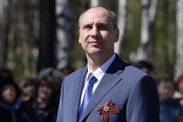 Врио губернатора Свердловской области Денис Паслер поздравил уральцев с 80-летием Победы