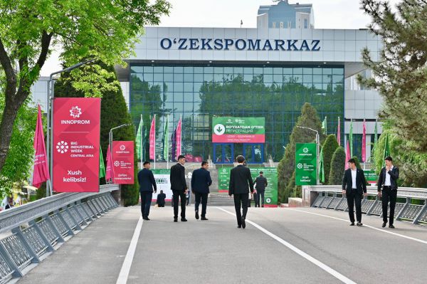 Стенд Свердловской области начал работу на выставке «Иннопром. Центральная Азия»