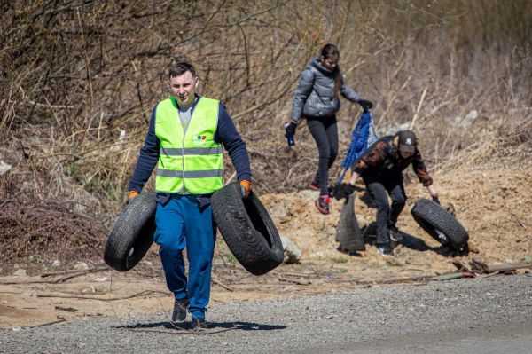 В Екатеринбурге с берегов Патрушихи убрали шесть тонн мусора