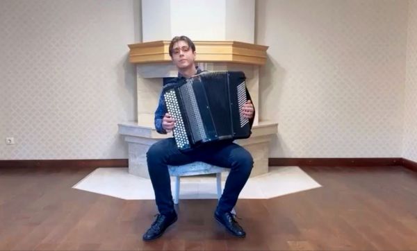 Юный свердловчанин стал чемпионом России по баяну (Видео)