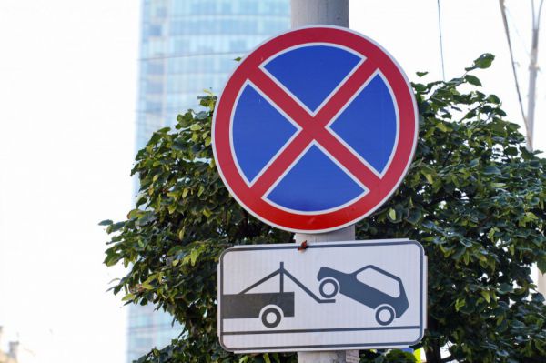 На улице Котельникова в Екатеринбурге запретят остановку автотранспорта