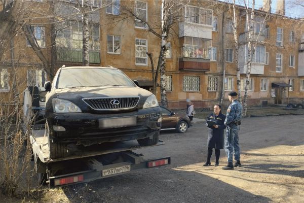 В Нижнем Тагиле судебные приставы забрали у должника его Lexus