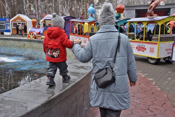 В детских садах Екатеринбурга увеличили число мест в группах до трех лет