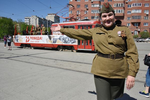 По улицам Екатеринбурга проехал «Трамвай Победы»