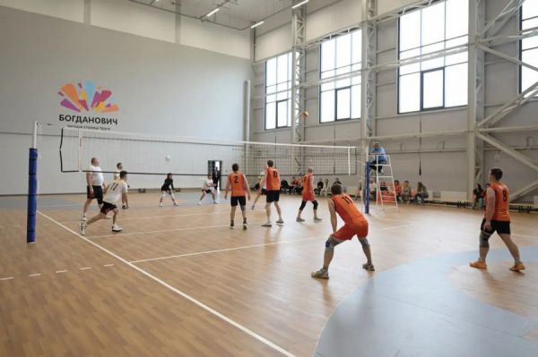 С прицелом на рекорды. Второй в этом году спортивный  комплекс открыли в Богдановиче