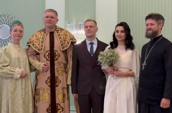 Более 250 свердловских пар заключили брак в День семьи, любви и верности