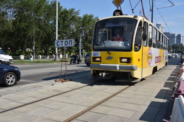 В Екатеринбурге завтра перекроют перекресток улиц 8 Марта и Фурманова