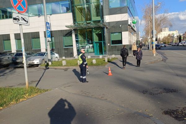 В Екатеринбурге внедорожник сбил ребенка и скрылся с места ДТП