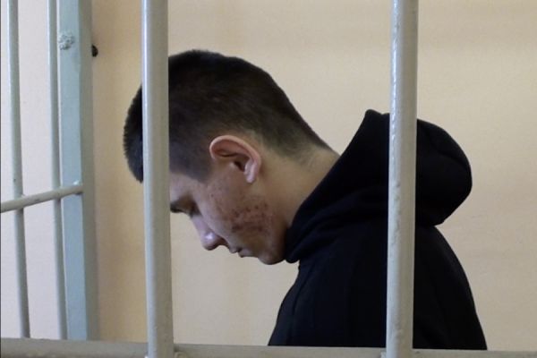 Вывезли в тихое место и угрожали арматурой. В Екатеринбурге двое молодых людей задержаны за разбой