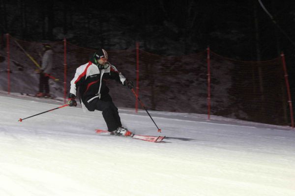 В Каменске-Уральском спортсмены будут кататься на горных лыжах целые сутки