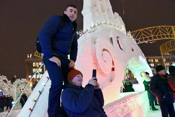 Ледовый городок Екатеринбурга закрыли «Ледовым штурмом»