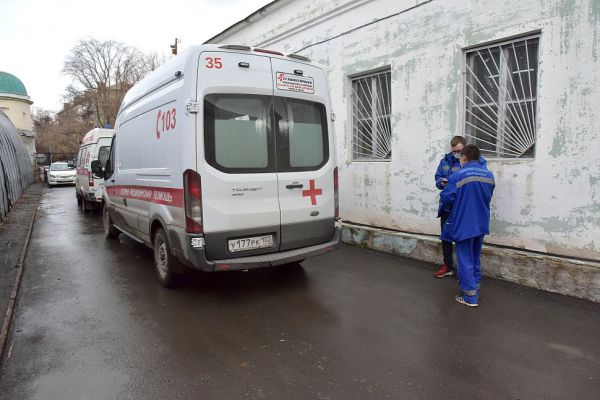 В Каменске-Уральском к пациентам, которые не могут выйти из дома, врачи приезжают на дом