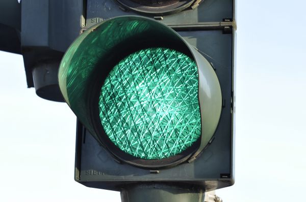 В Екатеринбурге на десяти участках двух улиц установили умные светофоры