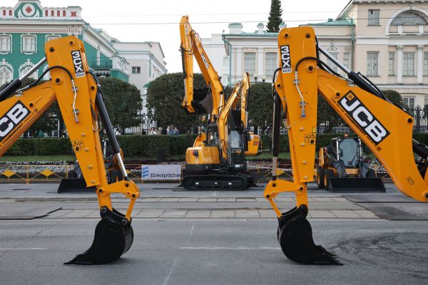 В Екатеринбурге в кабине экскаватора обнаружили тело мужчины