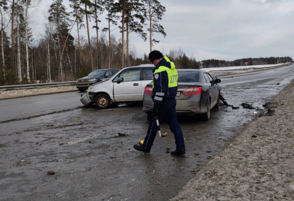 На ЕКАД в результате лобового столкновения погибла женщина-водитель