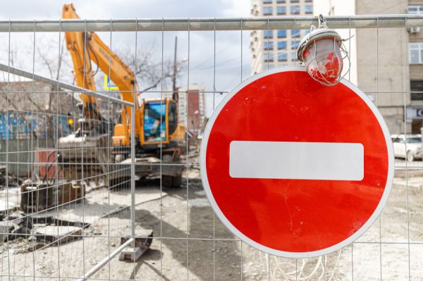 В Екатеринбурге до конца октября перекроют улицу Калинина