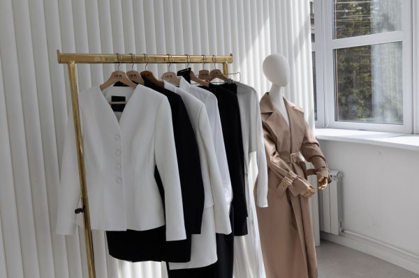 Как дресс-код влияет на карьеру и кошелек офисных сотрудников уральской столицы