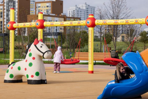 Детская площадка в стиле дымковской игрушки появилась в парке Екатеринбурга. Таких в стране больше нет