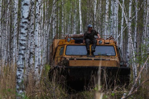 Сотрудникам Уральской авиабазы и лесничеств повысят зарплаты по поручению главы Среднего Урала 