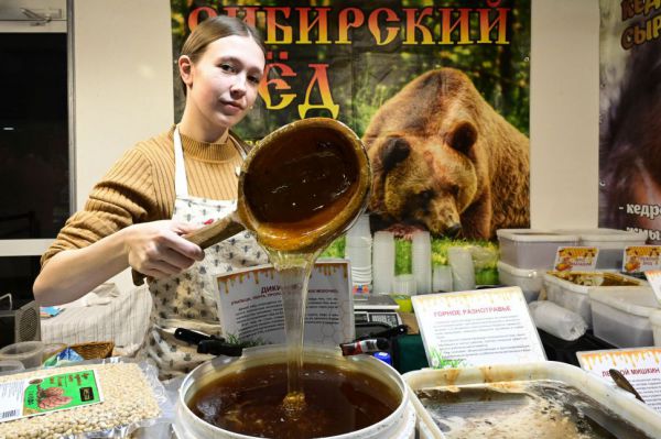 Православная ярмарка «Русь крещеная, святая» в Екатеринбурге собрала  участников из разных стран