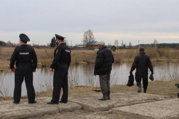 Полицейские ищут туристов, пропавших на сплаве по трем рекам на Среднем Урале