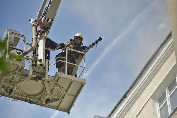 Ночью в центре Екатеринбурга вспыхнул новый жилой комплекс