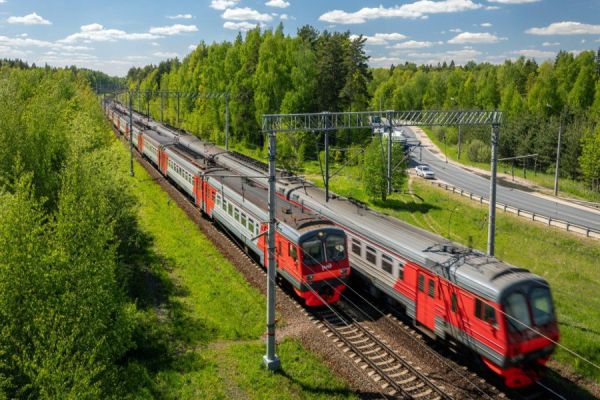 На дачу с комфортом. Перед летним сезоном свердловские электрички помоют и покрасят