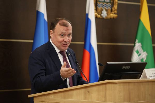 Без сенсаций. Столицу Среднего Урала по решению депутатов Екатеринбурга на свой второй пятилетний срок возглавил Алексей Орлов