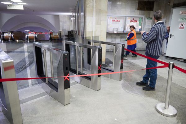 В Екатеринбурге установят новые турникеты на станции метро «Машиностроителей»