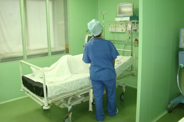 Не птичий полет: упавший с четвертого этажа уралец перенес 12 сложных операций