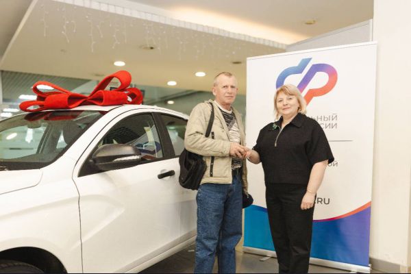 Четыре новых автомобиля получили пострадавшие на производстве свердловчане