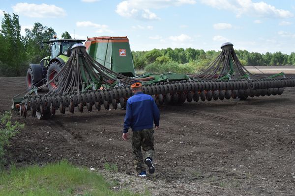 Екатеринбургский форум «Посевная 2025 года. Средний Урал» собрал 150 ученых страны