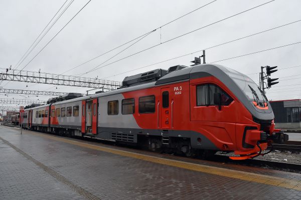 Поезд насмерть сбил двух стюардесс «Уральских авиалиний»