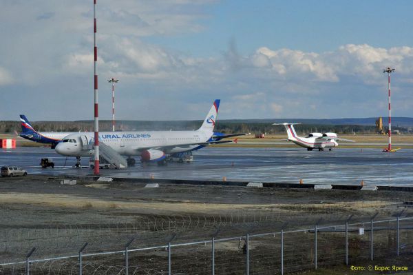 Во время рейса Екатеринбург - Стамбул у пассажира задымился пауэрбанк