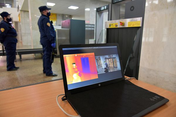 Для выявления заболевших на вокзалах Екатеринбурга установили тепловизоры