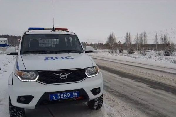 В Свердловской области после снегопада перекрыли две трассы