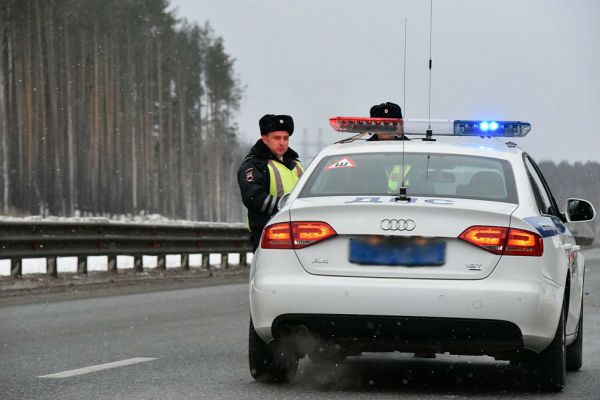 Сотрудники ГИБДД перекрыли проспект Ленина. Подробности