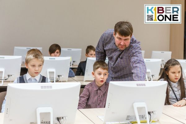В уральской кибершколе обычных детей превращают в компьютерных гениев