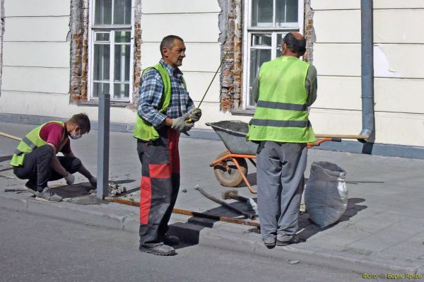 Мэр Екатеринбурга попросил убрать 73 километра заборов в городе