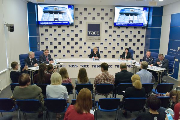 Итоги весенней сессии Свердловского Заксобрания: из 74 законопроектов 70 стали законами