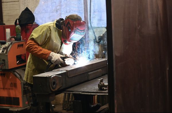 Работодатели в Свердловской области стали чаще нанимать сотрудников «с нуля». Спрос на вакансии с обучением вырос этой зимой