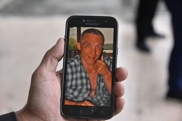 В Екатеринбурге судят химмашевского стрелка. Стреляя из «Сайги» с балкона, он ранил двух человек