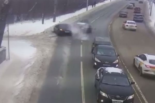 Устроивший жесткое ДТП в Екатеринбурге водитель Bentley оказался злостным нарушителем ПДД