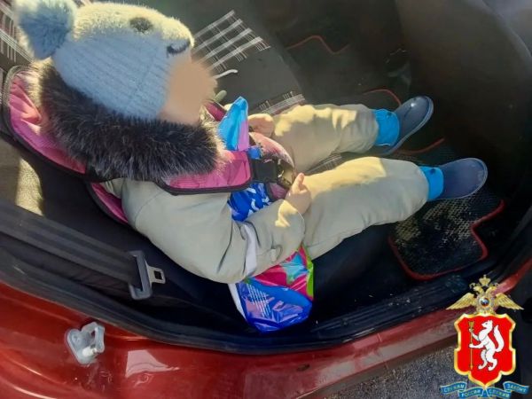 Бескаркасные кресла вне закона. ГИБДД напоминает о новых правилах перевозки детей