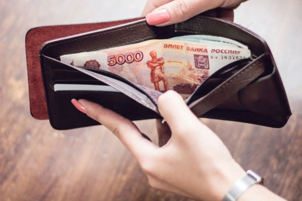 За год свердловчане заняли «до зарплаты» более 500 млн рублей