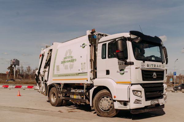 «Спецавтобаза» бесплатно поменяет сломанные и сожженные контейнеры для мусора в Екатеринбурге