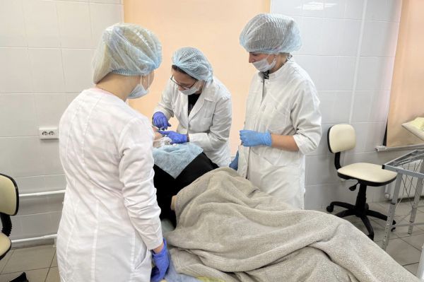Домашние «уколы красоты» могли обезобразить лицо свердловчанке