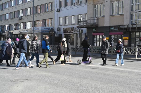 Свердловчане массово выходят на подработку: уже 50% ищут дополнительный доход